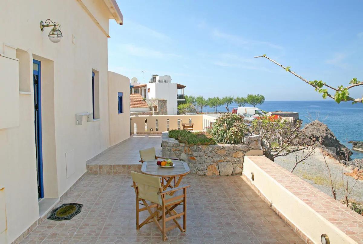On The Beach Apartments Khora Sfakion Exterior photo