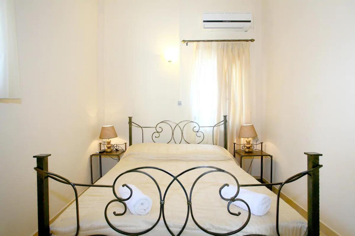 On The Beach Apartments Khora Sfakion Exterior photo